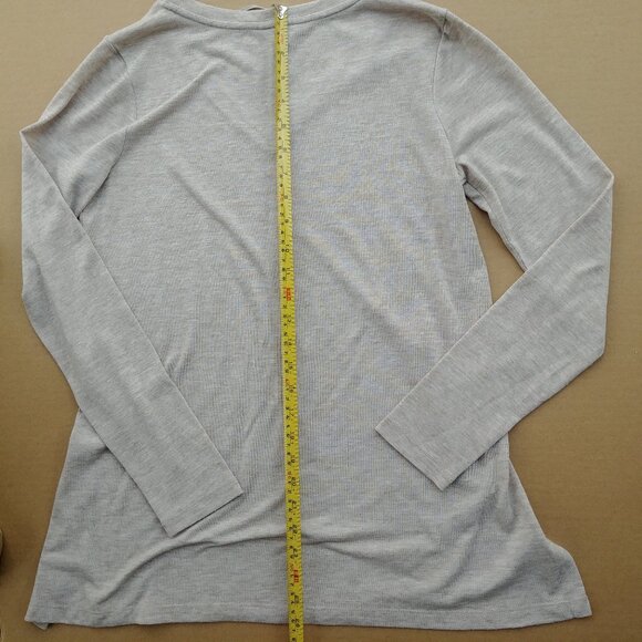 4/$20 Roots long sleeve tee shirt tan heather V neck side slits XS - Picture 4 of 10